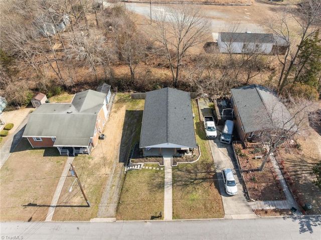 833 Bowerwood Drive, Thomasville, NC 27360