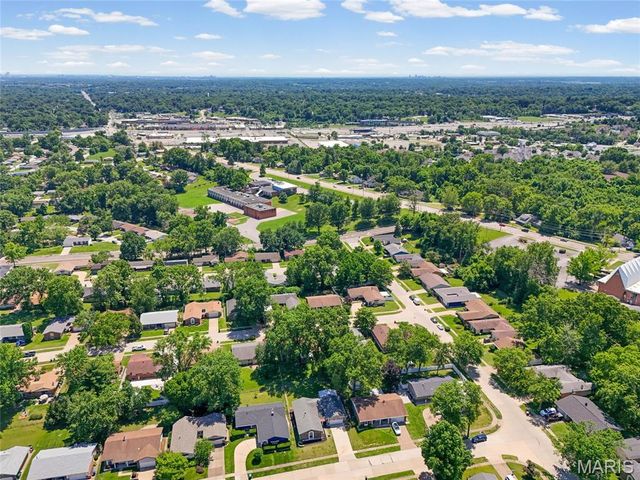 4832 Bluesage Trail, Florissant, MO 63033