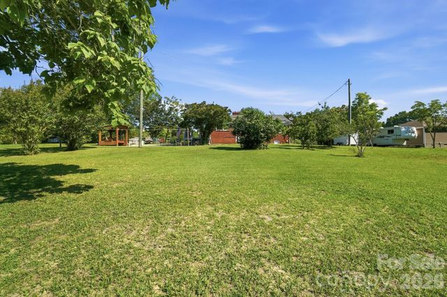 1821 Overbrook Road, Kershaw, SC 29067