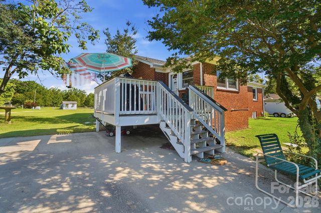 1821 Overbrook Road, Kershaw, SC 29067