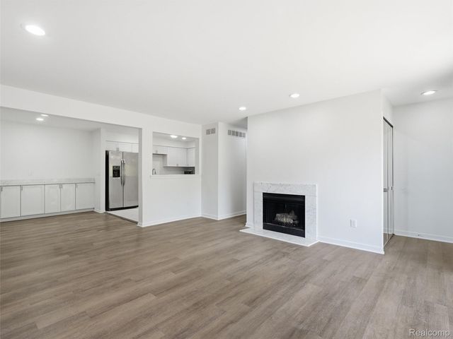 7058 Elmhurst 1, West Bloomfield Charter Township, MI 48322