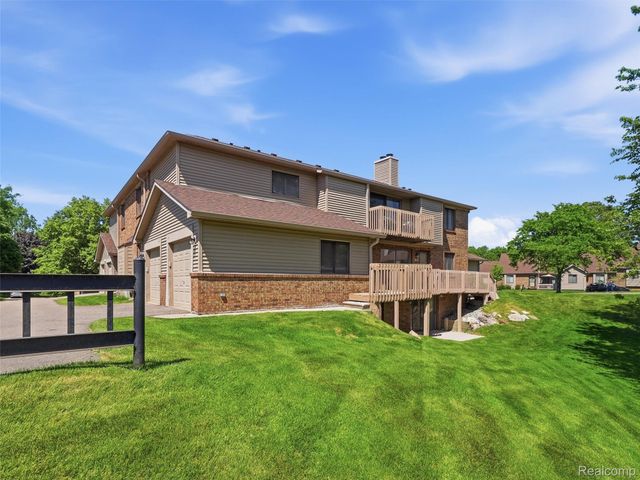7058 Elmhurst 1, West Bloomfield Charter Township, MI 48322