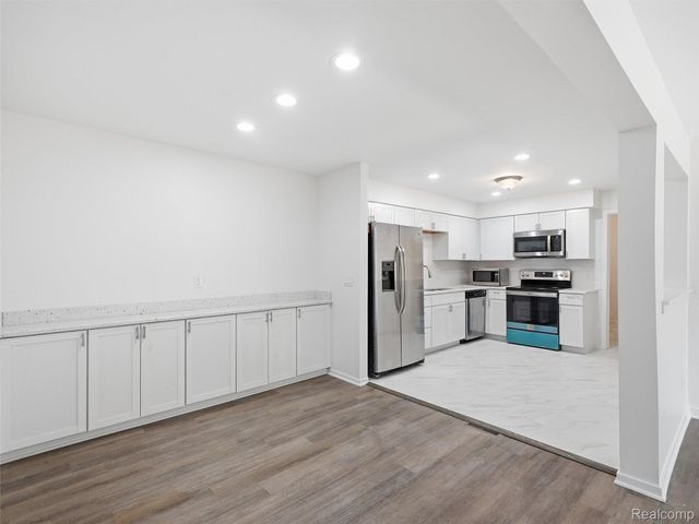 7058 Elmhurst 1, West Bloomfield Charter Township, MI 48322
