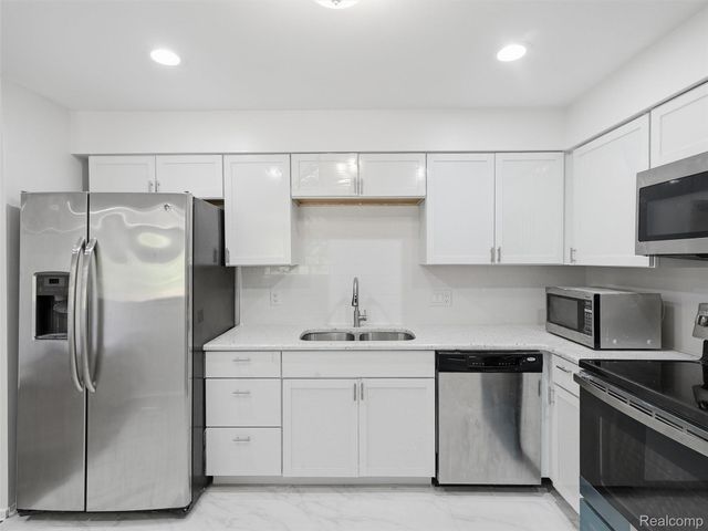 7058 Elmhurst 1, West Bloomfield Charter Township, MI 48322