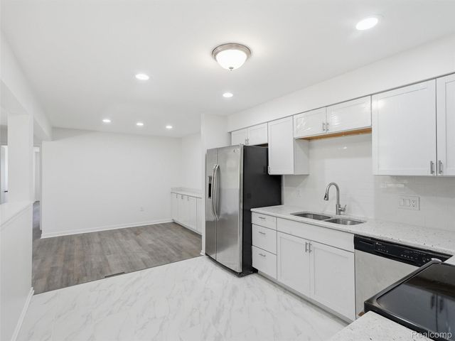 7058 Elmhurst 1, West Bloomfield Charter Township, MI 48322