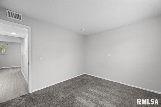 3536 HEATHERTON Drive, Davenport, IA 52804