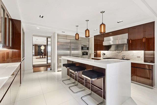 46 E 66TH Street, New York City, NY 10065