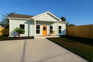 502 Jenni Lane, San Leon, TX 77539