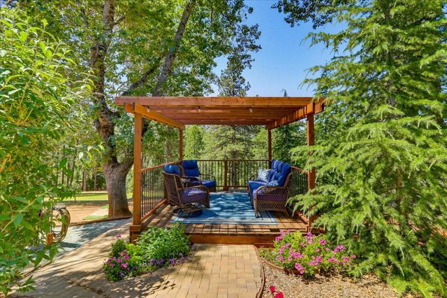 10213 Evergreen Ranch Ct, Grass Valley, CA 95949