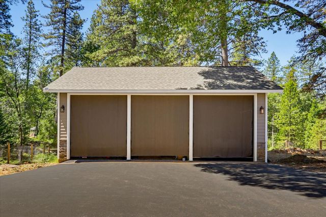 10213 Evergreen Ranch Ct, Grass Valley, CA 95949