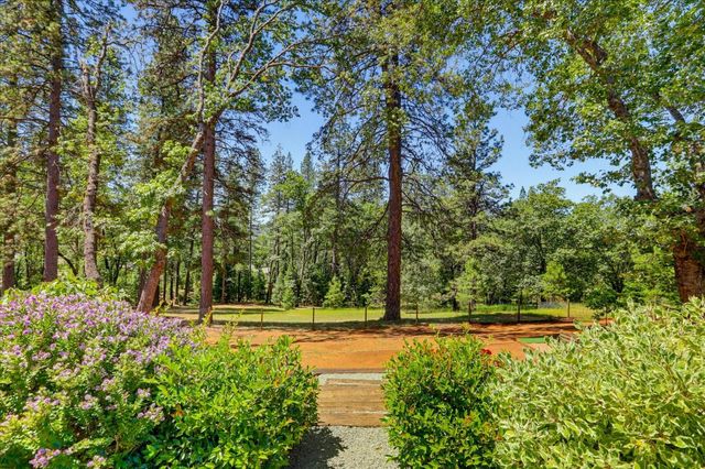10213 Evergreen Ranch Ct, Grass Valley, CA 95949
