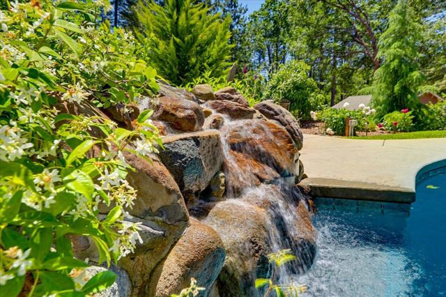 10213 Evergreen Ranch Ct, Grass Valley, CA 95949