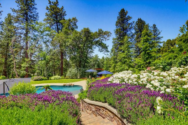 10213 Evergreen Ranch Ct, Grass Valley, CA 95949