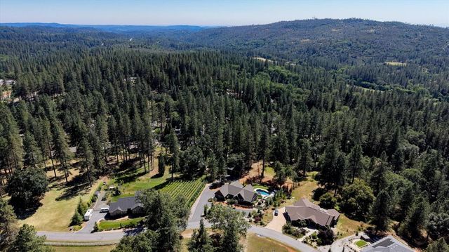 10213 Evergreen Ranch Ct, Grass Valley, CA 95949