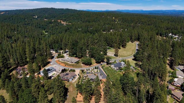 10213 Evergreen Ranch Ct, Grass Valley, CA 95949