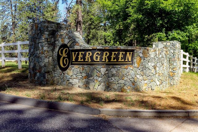 10213 Evergreen Ranch Ct, Grass Valley, CA 95949