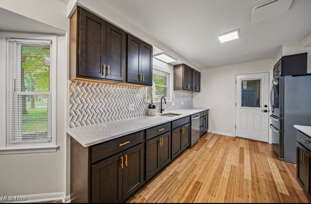 1066 Eastlawn Drive, Highland Heights, OH 44143