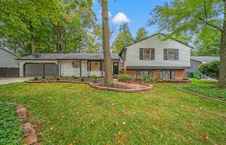 1066 Eastlawn Drive, Highland Heights, OH 44143
