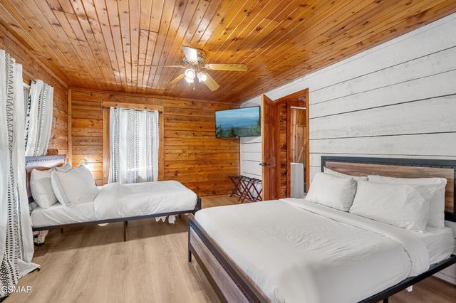 3009 Crestview Court, Sevierville, TN 37862