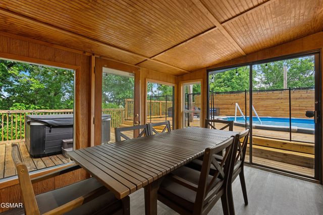 3009 Crestview Court, Sevierville, TN 37862