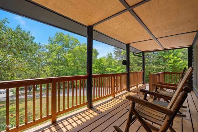 3009 Crestview Court, Sevierville, TN 37862