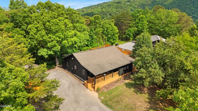 3009 Crestview Court, Sevierville, TN 37862