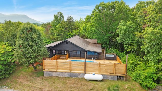 3009 Crestview Court, Sevierville, TN 37862