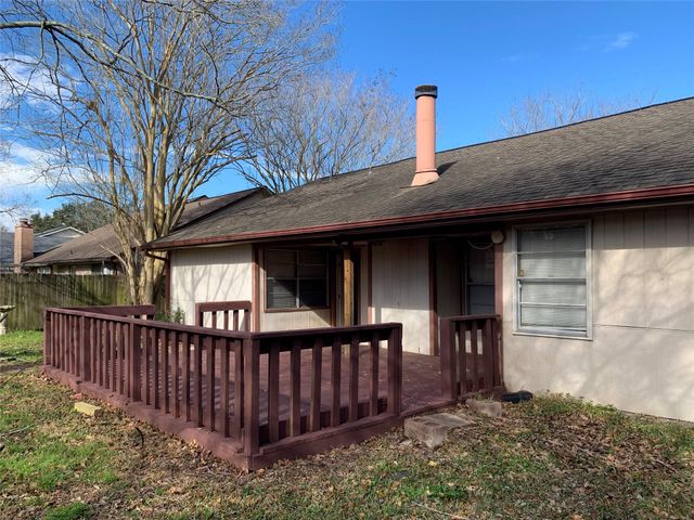 2511 Radcliffe Drive, Sugar Land, TX 77498