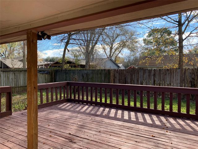 2511 Radcliffe Drive, Sugar Land, TX 77498