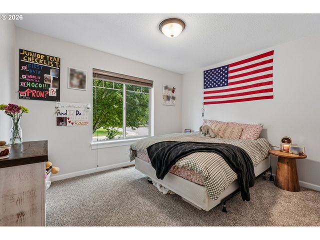601 N 6TH St, Carlton, OR 97111