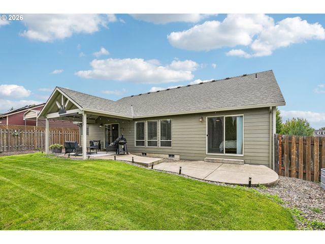 601 N 6TH St, Carlton, OR 97111