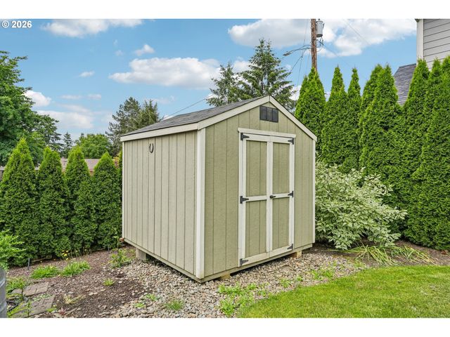 601 N 6TH St, Carlton, OR 97111