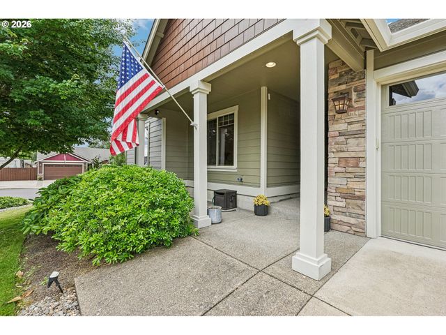 601 N 6TH St, Carlton, OR 97111