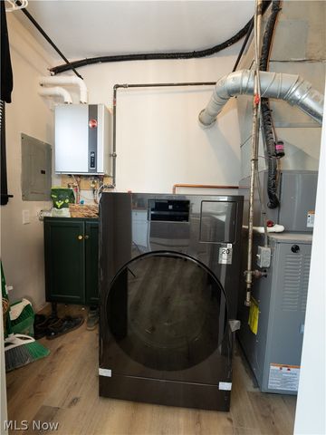 1111 Center Avenue, Cuyahoga Falls, OH 44221