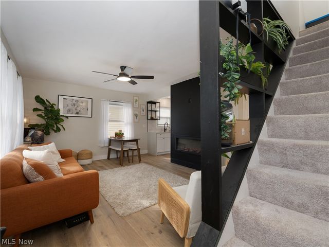 1111 Center Avenue, Cuyahoga Falls, OH 44221