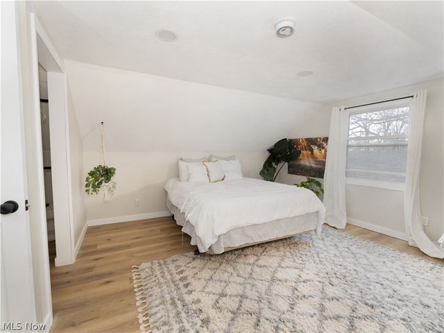 1111 Center Avenue, Cuyahoga Falls, OH 44221