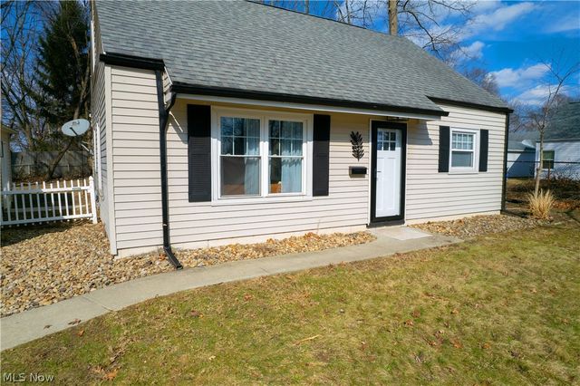 1111 Center Avenue, Cuyahoga Falls, OH 44221