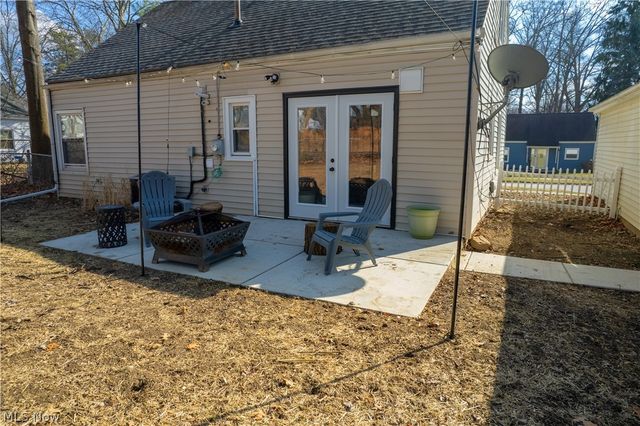 1111 Center Avenue, Cuyahoga Falls, OH 44221