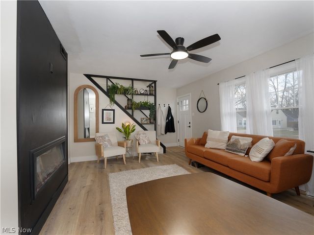 1111 Center Avenue, Cuyahoga Falls, OH 44221