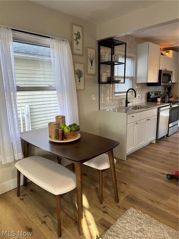 1111 Center Avenue, Cuyahoga Falls, OH 44221