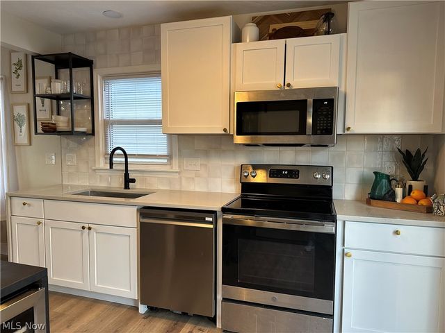 1111 Center Avenue, Cuyahoga Falls, OH 44221