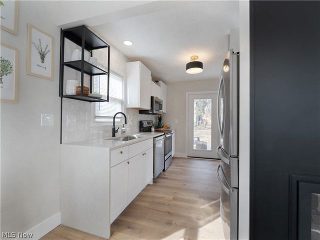 1111 Center Avenue, Cuyahoga Falls, OH 44221