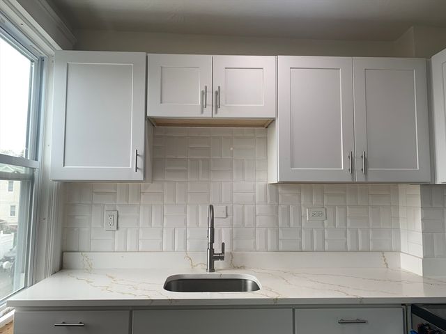 27 Granby Rd 2, Worcester, MA 01604