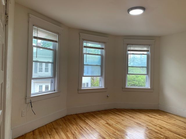 27 Granby Rd 2, Worcester, MA 01604