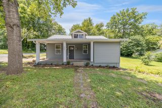 322 E 15th St, Columbia, TN 38401