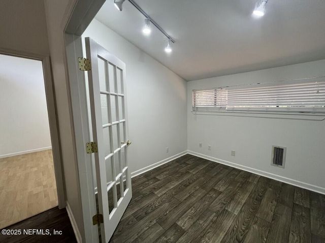 2120 CORPORATE SQUARE Boulevard, 18, Jacksonville, FL 32216