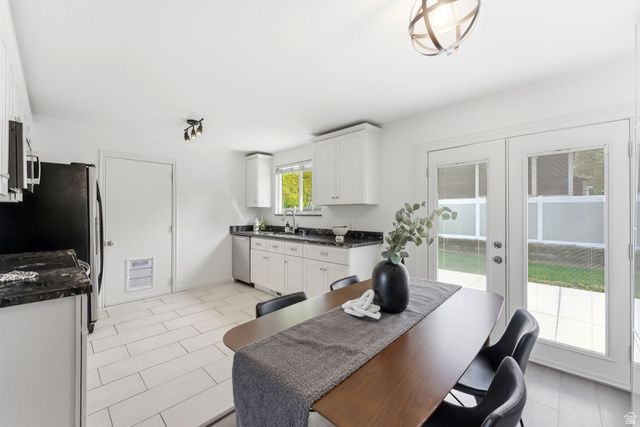 2146 E NEWCASTLE DR, Sandy, UT 84093