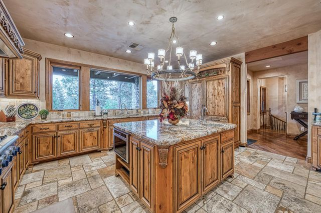 42555 Bretz Point Lane, Shaver Lake, CA 93664