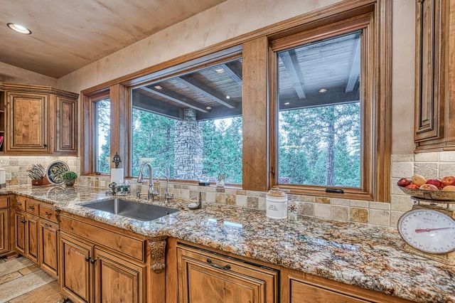 42555 Bretz Point Lane, Shaver Lake, CA 93664