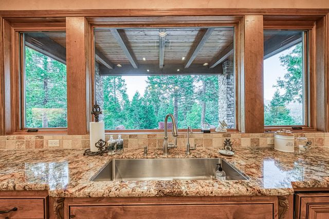 42555 Bretz Point Lane, Shaver Lake, CA 93664